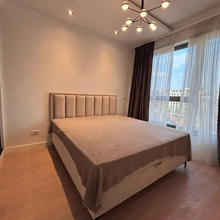 Aqua Premium - Waterfront Apartment