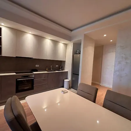 Aqua Premium - Waterfront Apartment *